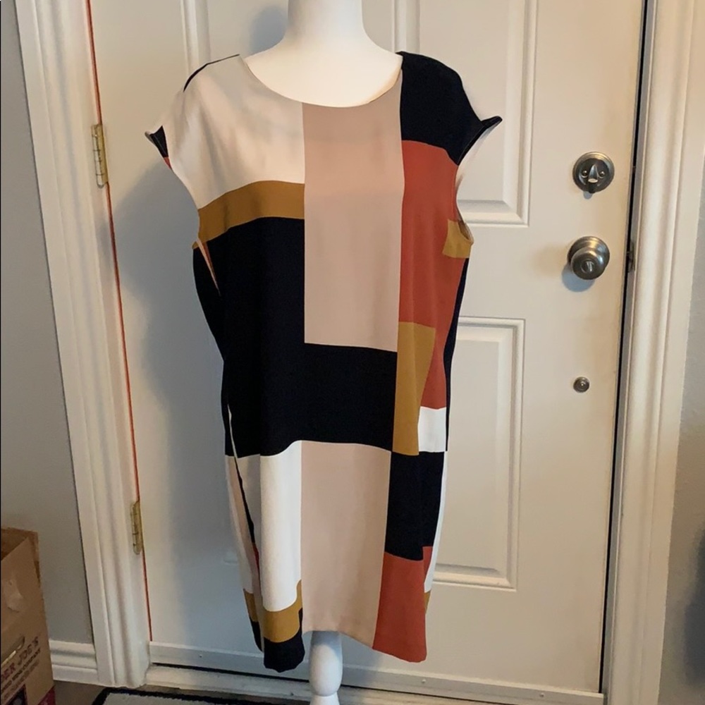 Ann Taylor short shift patterned dress. Size L